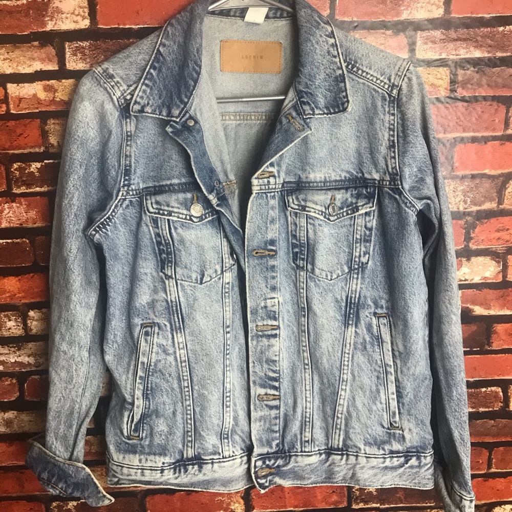 5 FOR $20 // Distressed Jean Jacket H&M Denim